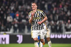 Juventus FC v Frosinone Calcio: Quarter Final - Coppa Italia