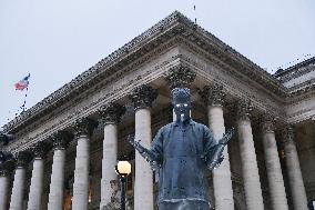 Giant Statue Of Rapper Kid Cudi For The Release Of His Album - Paris