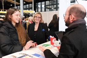 Sylvie Retailleau At The Salon Postbac - Paris