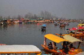 Kashmiri Muslims Hold Special Prayers Alleviate Dry Winter Spell