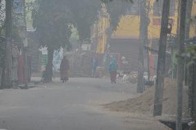 A Cold And Foggy Winter Morning In Siliguri