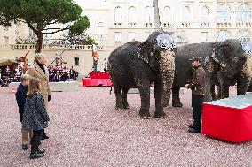 NO TABLOIDS: The Circus Parade In Monte-Carlo - Monaco