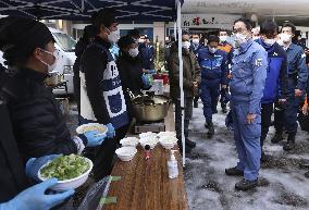 Japan PM visits quake-hit Ishikawa