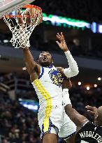 (SP)U.S.-MILWAUKEE-BASKETBALL-NBA-BUCKS VS WARRIORS