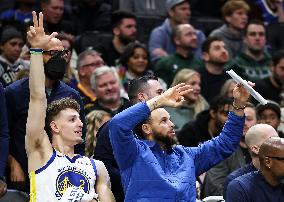 (SP)U.S.-MILWAUKEE-BASKETBALL-NBA-BUCKS VS WARRIORS