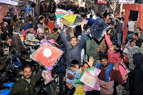 People Buy Kites In Jaipur