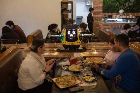 First Robotic Restaurant In Tehran