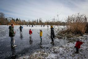 CANADA-VANCOUVER-TROUT LAKE-COLD WEATHER