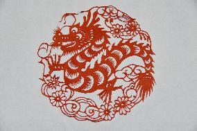 Themed Year of the Dragon Paper-cut Works