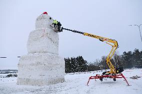 Giant snowman