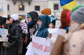 Relatives of soldiers picket for right to demobilization in Lviv