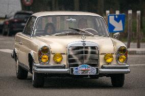 The 2024 Winter Paris Crossing In Vintage Vehicles