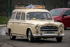 The 2024 Winter Paris Crossing In Vintage Vehicles