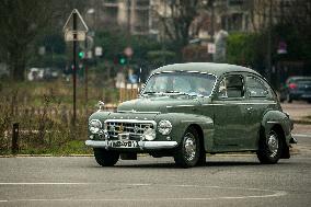 The 2024 Winter Paris Crossing In Vintage Vehicles