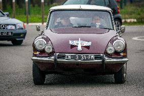 The 2024 Winter Paris Crossing In Vintage Vehicles