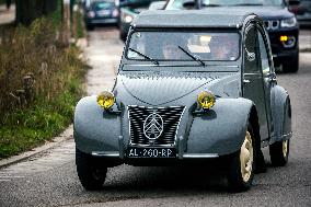 The 2024 Winter Paris Crossing In Vintage Vehicles