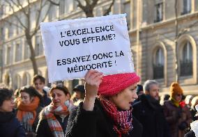 Protest against the closure of preparatory classes for the grandes ecoles