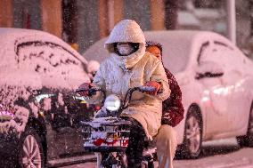 Heavy Snow Hit Anyang