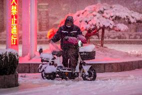 Heavy Snow Hit Anyang