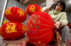 Lantern Making Workshop in Handan