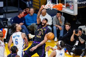 (SP)U.S.-LOS ANGELES-BASKETBALL-NBA-LAKERS VS THUNDER