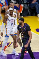 (SP)U.S.-LOS ANGELES-BASKETBALL-NBA-LAKERS VS THUNDER