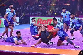 Bengal Warriors And Benguluru Bulls Pro Kabaddi League Match  In Jaipur