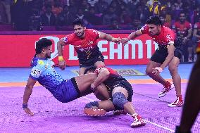 Bengal Warriors And Benguluru Bulls Pro Kabaddi League Match  In Jaipur