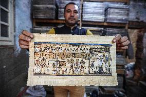 EGYPT-SHARQIYA-QARAMOS-PAPYRUS PAPER-HANDMAKING