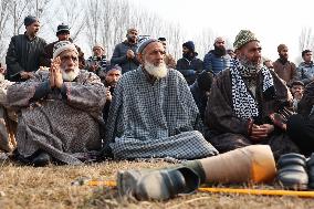 Salatul Istisqa' Offered At Baramulla To Pray For An End To Dry Spell