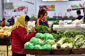Customers Shop at A Supermarket in Qingzhou