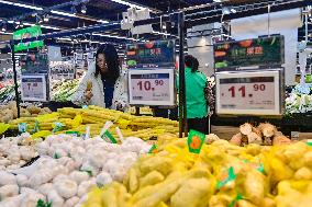 Customers Shop at A Supermarket in Qingzhou