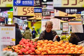 Customers Shop at A Supermarket in Qingzhou