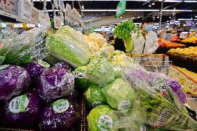 Customers Shop at A Supermarket in Qingzhou