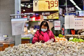 Customers Shop at A Supermarket in Qingzhou