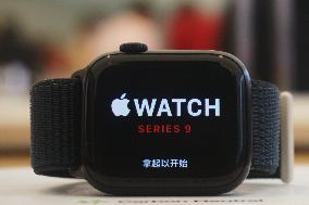 Apple  Series 9 Smart Watch