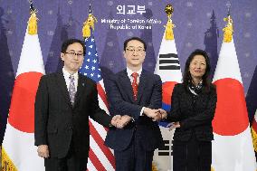 3-way talks on Korean Peninsula