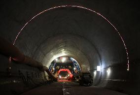 High-speed Rail Tunnel Construction in Jiujiang