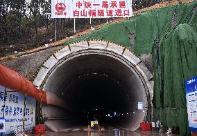 High-speed Rail Tunnel Construction in Jiujiang