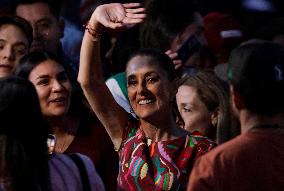 Mexico's Presidential Candidate Claudia Sheinbaum Closes Her Pre-campaign Campaign