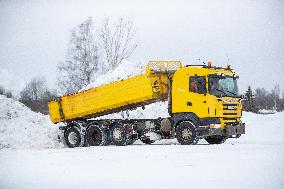Road maintenance in the winter