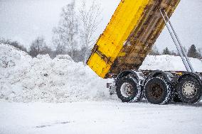 Road maintenance in the winter