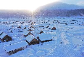 CHINA-XINJIANG-ALTAY-HEMU VILLAGE-SNOW SCENERY (CN)