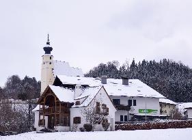 AUSTRIA-STEINBACH-SNOW-SCENERY