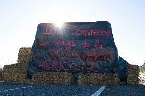 Farmers Rally And Blockage On the A64 - Haute Garonne