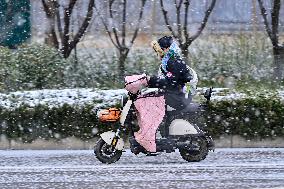 Temperatures Drop Sharply in Central and Eastern China