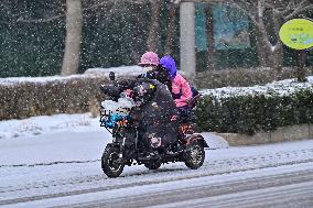 Temperatures Drop Sharply in Central and Eastern China