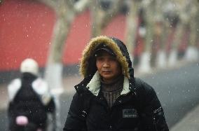 The First Snow in Hangzhou