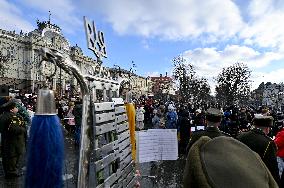 Longest flag signed by military in Lviv