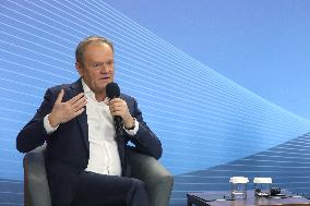 Volodymyr Zelenskyy and Donald Tusk meet with students in Kyiv